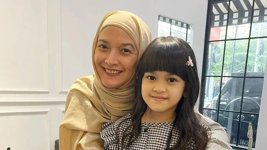 Keluarga Andhara Early dan Bugi Ramadhana