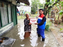 Pertamina Bagikan Sembako & Gas ke Korban Banjir di Semarang