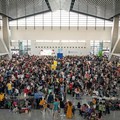 Bandara Tetangga RI Lumpuh, Penyebabnya 'Misterius'