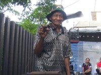 Kisah Kakek Abbas Hidup Sendirian dari Menambal Panci