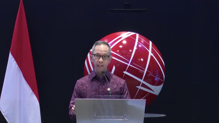 Ketua Dewan Komisioner OJK Mahendra Siregar (Tangkapan Layar Youtube)