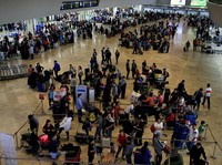 Bandara Tetangga RI Lumpuh, Ratusan Penerbangan Terdampak
