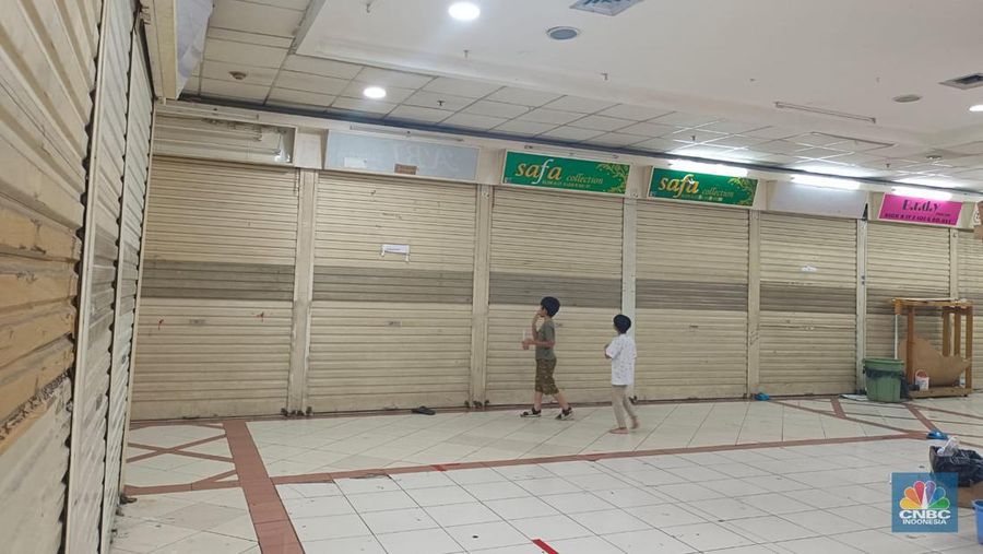 Blok A lantai 5 Pasar Tanah Abang pusat baju muslim. (CNBC Indonesia / Martyasari Rizky)