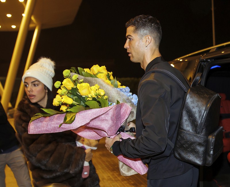 Legenda sepak bola Portugal Cristiano Ronaldo tiba di Riyadh untuk menandatangani kontrak dengan klub sepak bola Al Nassr pada 03 Januari 2023 di Arab Saudi. Legenda sepak bola Portugal Cristiano Ronaldo tiba di Riyadh untuk menandatangani kontrak dengan klub sepak bola Al Nassr pada 03 Januari 2023 di Arab Saudi. (Photo by Al Nassr Football Club / handout/Anadolu Agency via Getty Images)