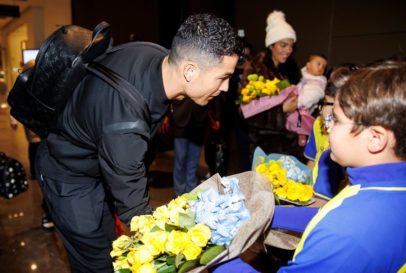 Legenda sepak bola Portugal Cristiano Ronaldo tiba di Riyadh untuk menandatangani kontrak dengan klub sepak bola Al Nassr pada 03 Januari 2023 di Arab Saudi. Legenda sepak bola Portugal Cristiano Ronaldo tiba di Riyadh untuk menandatangani kontrak dengan klub sepak bola Al Nassr pada 03 Januari 2023 di Arab Saudi. (Photo by Al Nassr Football Club / handout/Anadolu Agency via Getty Images)