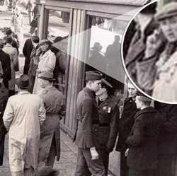 Heboh Manusia Masa Depan Nongol di Foto, Begini Ceritanya