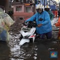 Awas! Jangan Lakukan 5 Hal Ini Saat Ada Petir & Hujan Badai