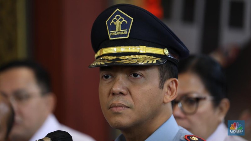 Menteri Hukum dan Hak Asasi Manusia Yasonna Laoly melantik Silmy Karim sebagai Dirjen Imigrasi Kemenkumham di Graha Pengayoman, Kompleks Kemenkumham, Jakarta, Rabu (4/1/2023). (CNBC Indonesia/Tri Susilo)