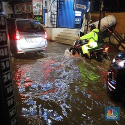 Waspada Cuaca Ekstrem di Indonesia Mulai Besok! Cek Lokasinya