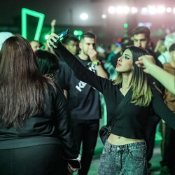 Potret Baru Arab Saudi, Wanita Buka Cadar-Tak Pakai Abaya
