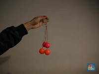 Mainan Viral, Penjualan Latto-latto Melonjak Tajam