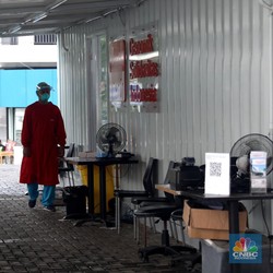 Penampakan Lab Tes Covid-19 Sepi Usai Pencabutan PPKM