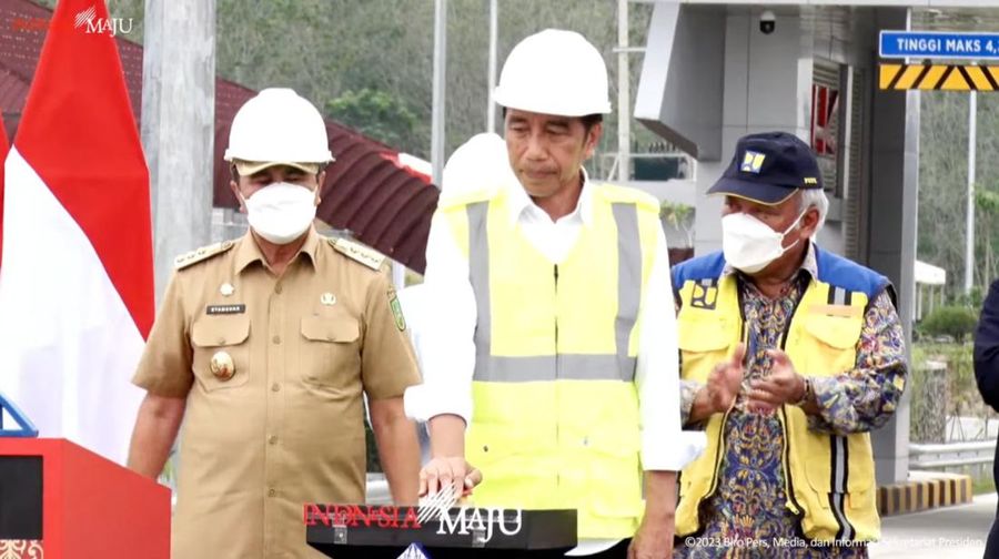 Presiden Joko Widodo dalam Peresmian Jalan Tol Ruas Pekanbaru - Padang, Seksi Pekanbaru - Bangkinang, 4 Januari 2023. (Dok. Hutama Karya)