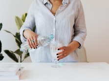 Stop Minum Oralit Saat Sahur, Begini Caranya agar Tak Haus