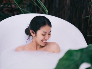 Turun dari Pesawat Jangan Mandi Air Hangat, Lho Kenapa?