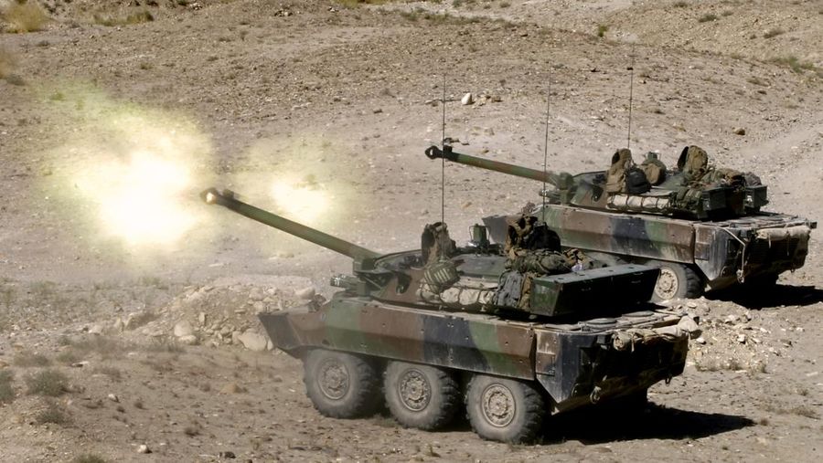 Tentara Prancis dengan tank AMX 10RC Saat Berlatih Menembak