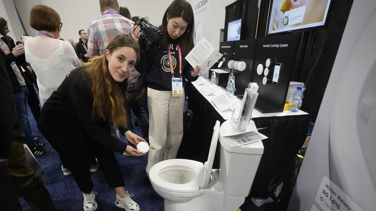 Bikin Panik! Perempuan ini Terjebak 3 Jam dalam Lubang Jamban Ambrol