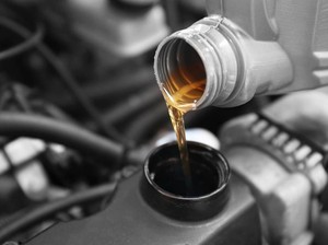 Produsen ini Bagi-bagi Oli di Dalam Pesawat saat Terbang