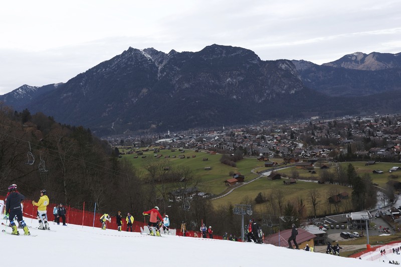 Pusat ski di gunung Jahorina terlihat di Sarajevo, Bosnia dan Herzegovina 4 Januari 2023. Pusat ski di gunung Jahorina terlihat di Sarajevo, Bosnia dan Herzegovina 4 Januari 2023. (REUTERS/Kirsten Donovan)