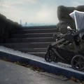 Stroller Ini Bisa Bergerak Sendiri, Tapi Tetap Harus Didorong