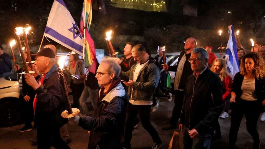 Aksi unjuk rasa menolak pemerintahan Perdana Menteri Israel Benjamin Netanyah. (REUTERS/AMIR COHEN)