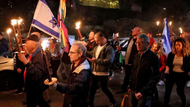 Aksi unjuk rasa menolak pemerintahan Perdana Menteri Israel Benjamin Netanyah. (REUTERS/AMIR COHEN)