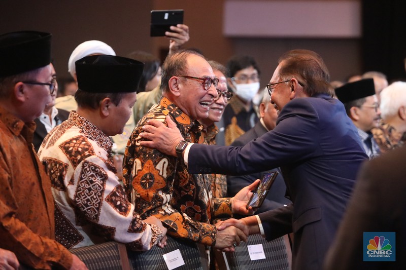 CT Corps Leadership Forum Bersama Perdana Menteri Malaysia YAB Dato' Seri Anwar Ibrahim, di Menara Bank Mega, Jakarta, Senin, 9/1/2023. (CNBC Indonesia/ Muhammad Sabki)