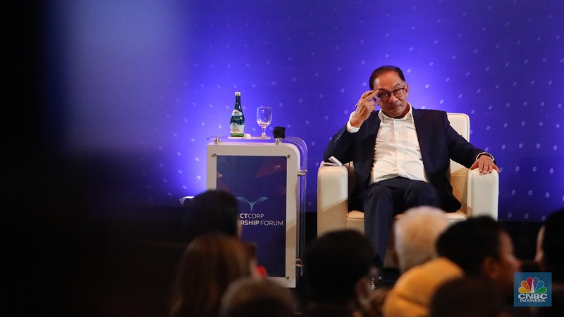 CT Corps Leadership Forum Bersama Perdana Menteri Malaysia YAB Dato' Seri Anwar Ibrahim, di Menara Bank Mega, Jakarta, Senin, 9/1/2023. (CNBC Indonesia/ Muhammad Sabki)