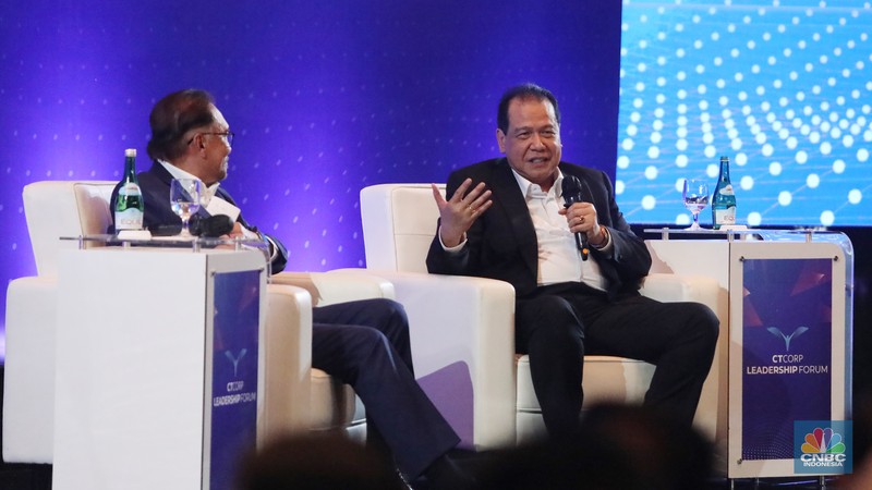 CT Corps Leadership Forum Bersama Perdana Menteri Malaysia YAB Dato' Seri Anwar Ibrahim, di Menara Bank Mega, Jakarta, Senin, 9/1/2023. (CNBC Indonesia/ Muhammad Sabki)