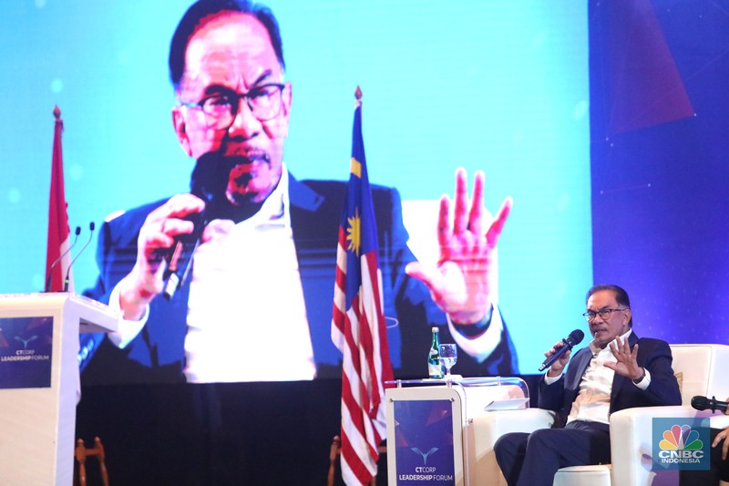 CT Corps Leadership Forum Bersama Perdana Menteri Malaysia YAB Dato' Seri Anwar Ibrahim, di Menara Bank Mega, Jakarta, Senin, 9/1/2023. (CNBC Indonesia/ Muhammad Sabki)