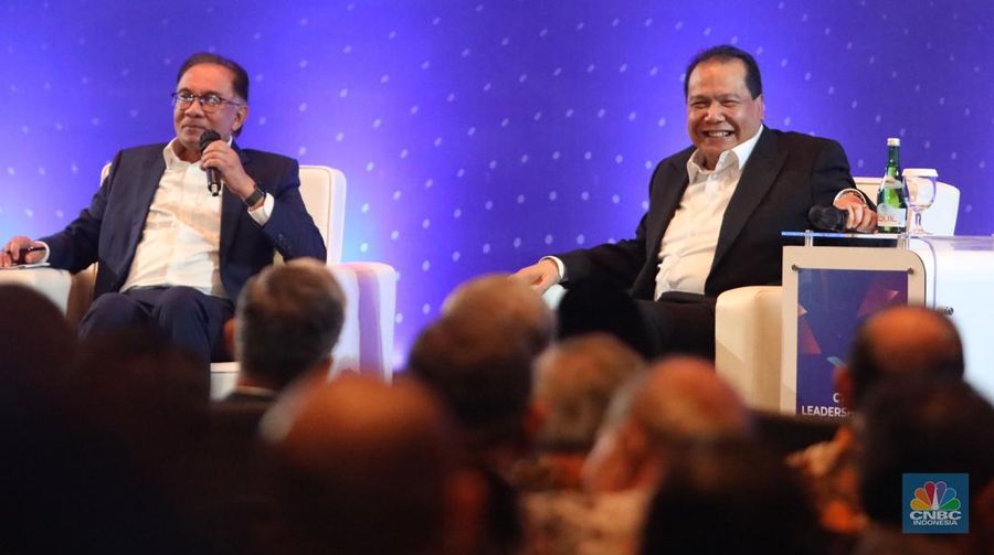 CT Corps Leadership Forum Bersama Perdana Menteri Malaysia YAB Dato' Seri Anwar Ibrahim, di Menara Bank Mega, Jakarta, Senin, 9/1/2023. (CNBC Indonesia/ Muhammad Sabki)