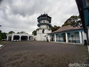 Adik Mendiang PB XIII Klaim Jadi Plt Raja Keraton Solo