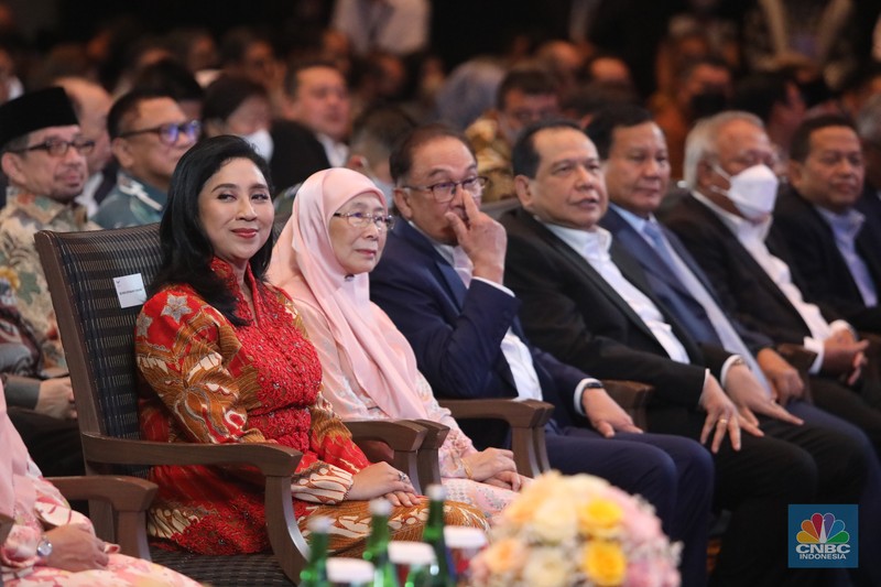 CT Corps Leadership Forum Bersama Perdana Menteri Malaysia YAB Dato' Seri Anwar Ibrahim, di Menara Bank Mega, Jakarta, Senin, 9/1/2023. (CNBC Indonesia/ Muhammad Sabki) CT Corps Leadership Forum Bersama Perdana Menteri Malaysia YAB Dato' Seri Anwar Ibrahim, di Menara Bank Mega, Jakarta, Senin, 9/1/2023. (CNBC Indonesia/ Muhammad Sabki)