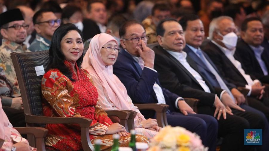 CT Corps Leadership Forum Bersama Perdana Menteri Malaysia YAB Dato' Seri Anwar Ibrahim, di Menara Bank Mega, Jakarta, Senin, 9/1/2023. (CNBC Indonesia/ Muhammad Sabki)