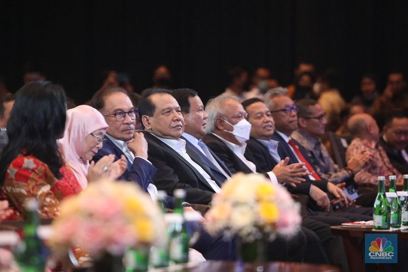 CT Corps Leadership Forum Bersama Perdana Menteri Malaysia YAB Dato' Seri Anwar Ibrahim, di Menara Bank Mega, Jakarta, Senin, 9/1/2023. (CNBC Indonesia/ Muhammad Sabki)
