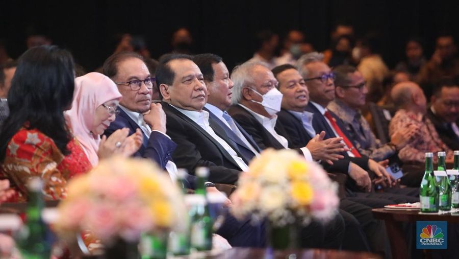 CT Corps Leadership Forum Bersama Perdana Menteri Malaysia YAB Dato' Seri Anwar Ibrahim, di Menara Bank Mega, Jakarta, Senin, 9/1/2023. (CNBC Indonesia/ Muhammad Sabki)