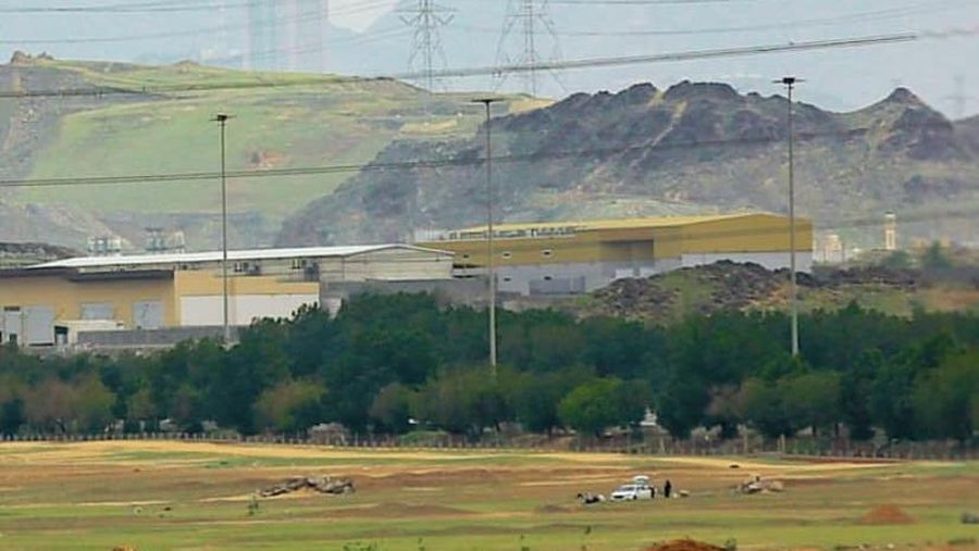 Pegunungan Makkah Al-Mukarramah di Arab Saudi yang dulunya tandus, kini menjadi dipenuhi oleh tumbuhan yang menjadi pegunungan itu menjadi hijau. (Twitter RCMC_KSA)