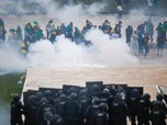 Potret 'Ngeri' Chaos Brasil, Asap di Mana-Mana, Warga Diseret