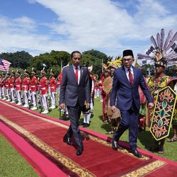 Jokowi dan Anwar Sepakat Perangi Diskiriminasi Kelapa Sawit!