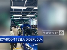 Video: Showroom Tesla di China Digeruduk Karena Ini