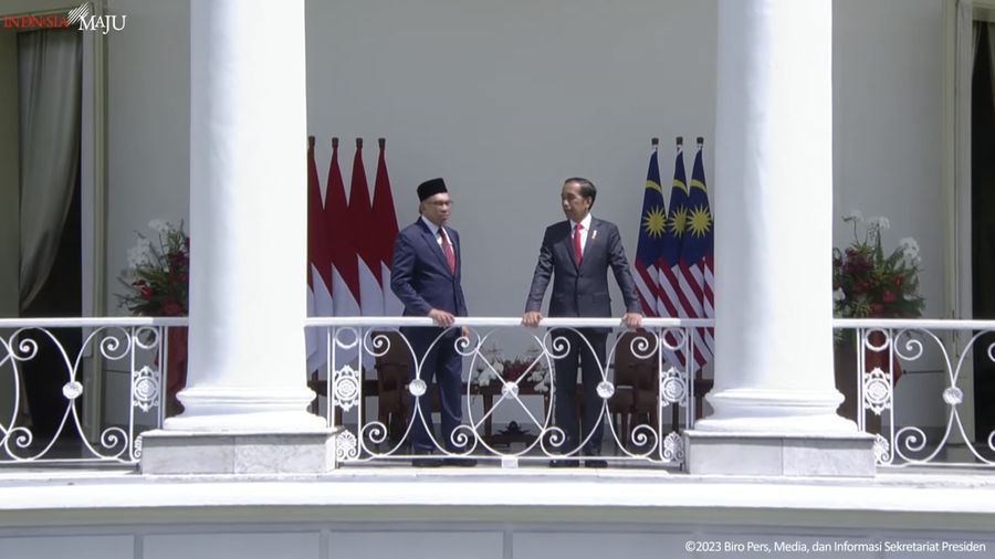 Upacara Penyambutan Kunjungan Resmi Perdana Menteri Malaysia, Istana Bogor, Senin (9/1/2023). (Tangkapan layar Youtube Setpres RI)