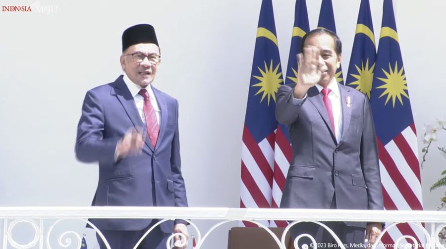 Upacara Penyambutan Kunjungan Resmi Perdana Menteri Malaysia, Istana Bogor, Senin (9/1/2023). (Tangkapan layar Youtube Setpres RI)