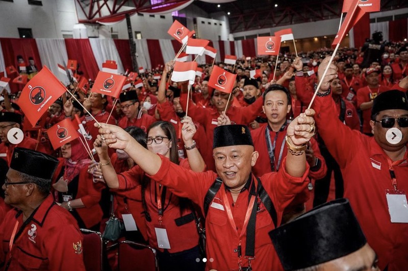 Acara puncak HUT ke-50 PDI Perjuangan, dihadiri Presiden Joko Widodo @jokowi, Presiden ke-5 RI sekaligus Ketua Umum Ibu Megawati Soekarnoputri, Wakil Presiden KH Ma’ruf Amin @kyai_marufamin dan para kader banteng dari seluruh Indonesia. (Instagram @puanmaharaniri)