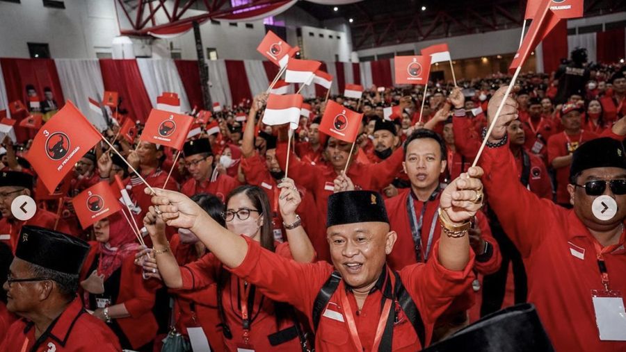Acara puncak HUT ke-50 PDI Perjuangan, dihadiri Presiden Joko Widodo @jokowi, Presiden ke-5 RI sekaligus Ketua Umum Ibu Megawati Soekarnoputri, Wakil Presiden KH Ma’ruf Amin @kyai_marufamin dan para kader banteng dari seluruh Indonesia. (Instagram @puanmaharaniri)