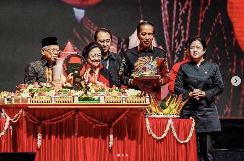 Acara puncak HUT ke-50 PDI Perjuangan, dihadiri Presiden Joko Widodo @jokowi, Presiden ke-5 RI sekaligus Ketua Umum Ibu Megawati Soekarnoputri, Wakil Presiden KH Ma’ruf Amin @kyai_marufamin dan para kader banteng dari seluruh Indonesia. (Instagram @puanmaharaniri)