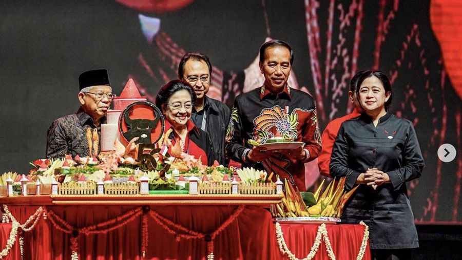 Acara puncak HUT ke-50 PDI Perjuangan, dihadiri Presiden Joko Widodo @jokowi, Presiden ke-5 RI sekaligus Ketua Umum Ibu Megawati Soekarnoputri, Wakil Presiden KH Ma’ruf Amin @kyai_marufamin dan para kader banteng dari seluruh Indonesia. (Instagram @puanmaharaniri)