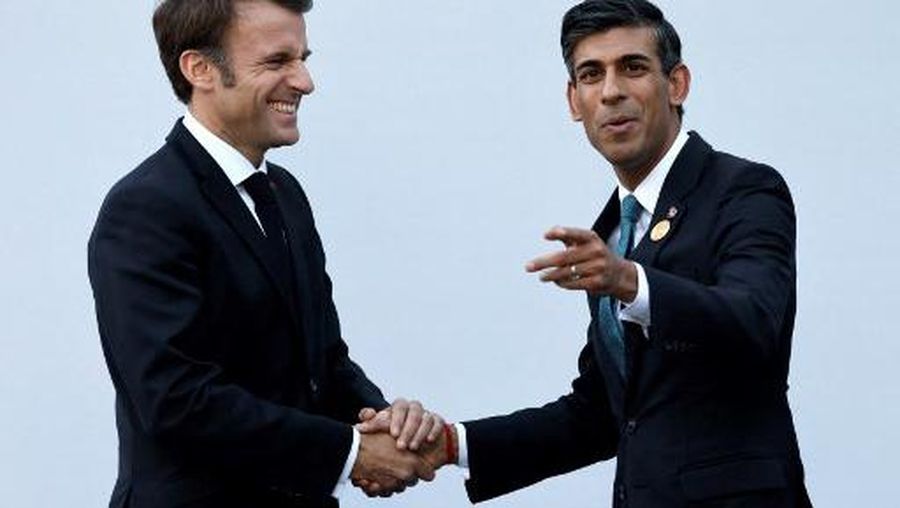 French President Emmanuel Macron meets with British Prime Minister Rishi Sunak on the sidelines of the COP27 climate summit in Egypt's Red Sea resort city of Sharm el-Sheikh on November 7, 2022. (Photo by Ludovic MARIN / POOL / AFP)