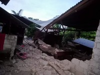 Maluku Diguncang Gempa M 7,5, Desa Watuwei Porak-poranda