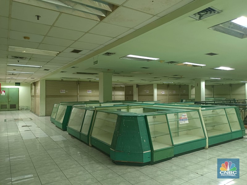 Mall Glodok City sepi pengunjung. Mall Glodok City sepi pengunjung. (CNBC Indonesia/Martyasari Rizky)