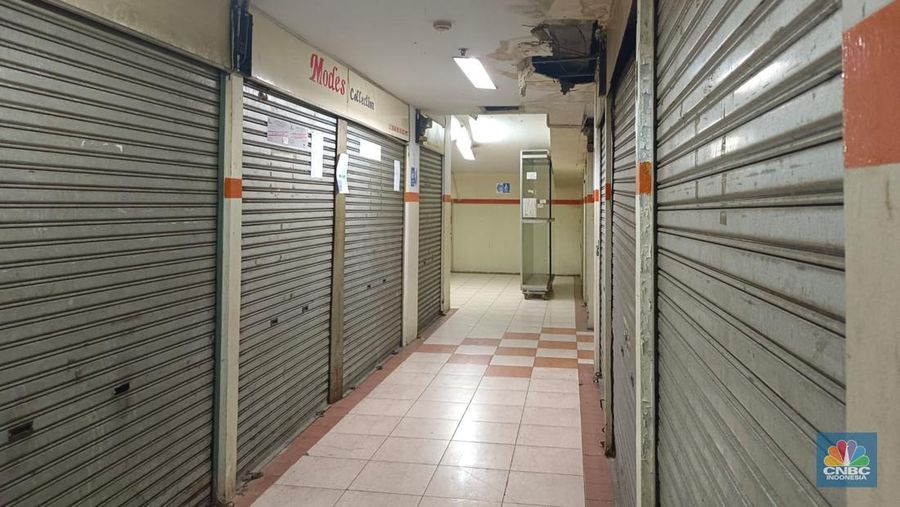 Mall Glodok City sepi pengunjung. (CNBC Indonesia/Martyasari Rizky)